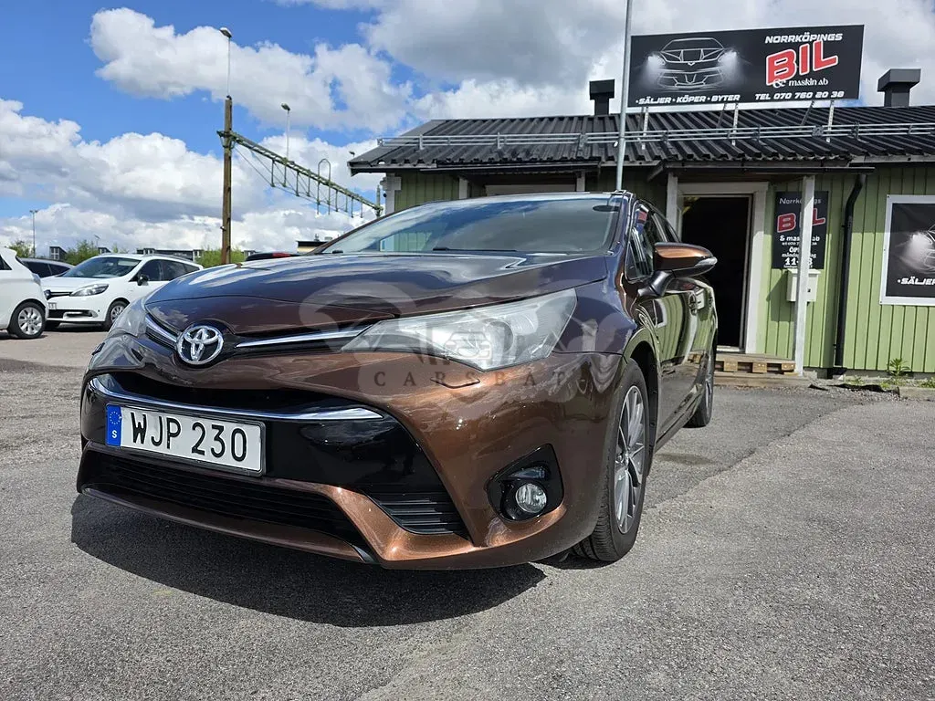 Toyota Avensis 2015