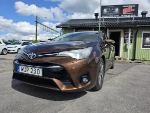 Toyota Avensis 2015