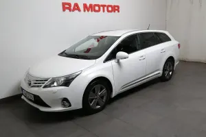 Toyota Avensis 2015