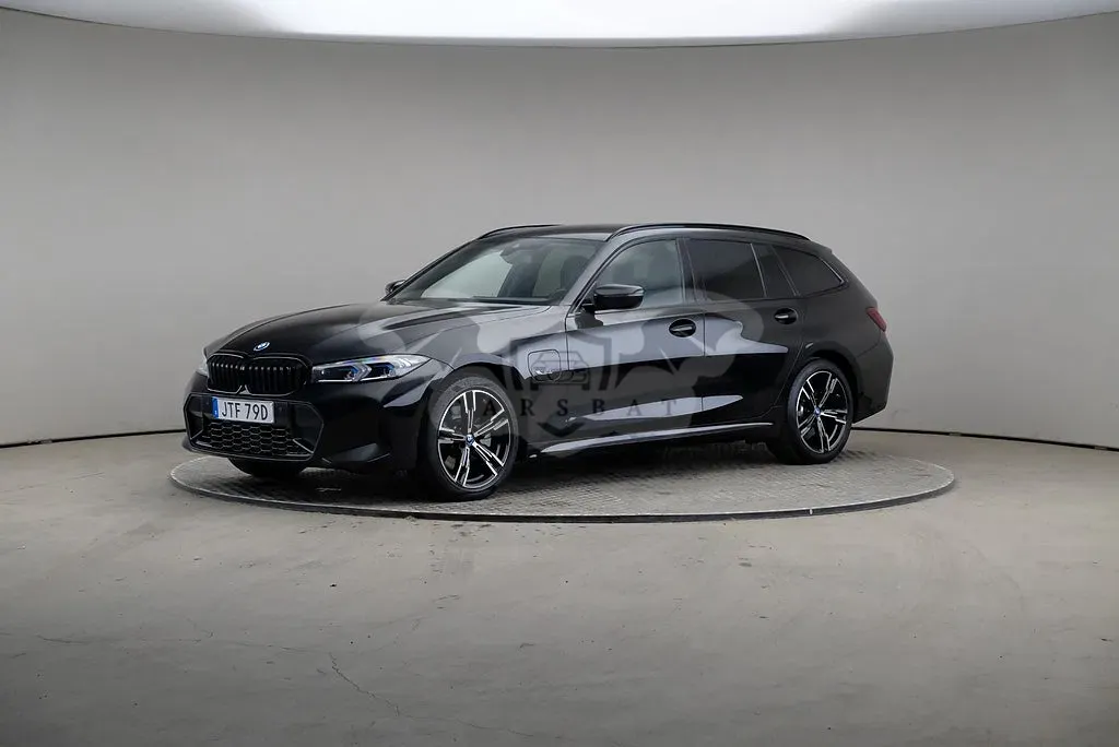 BMW 3 Series 330e 2023