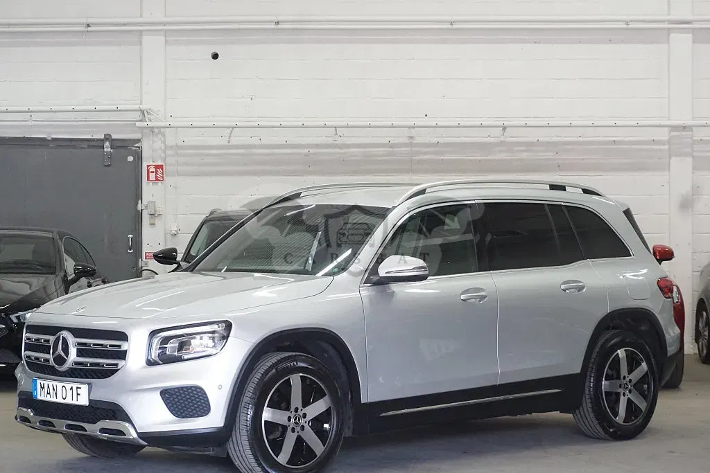 Mercedes-Benz GLB 2023