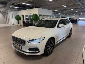 Volvo V90 2022