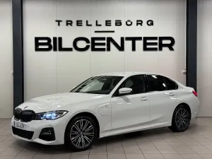 BMW 3 Series 330e 2021