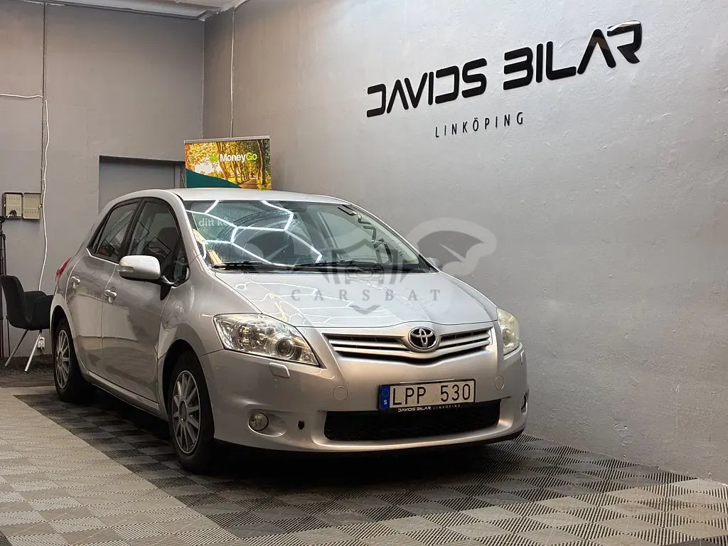 Toyota Auris 2011