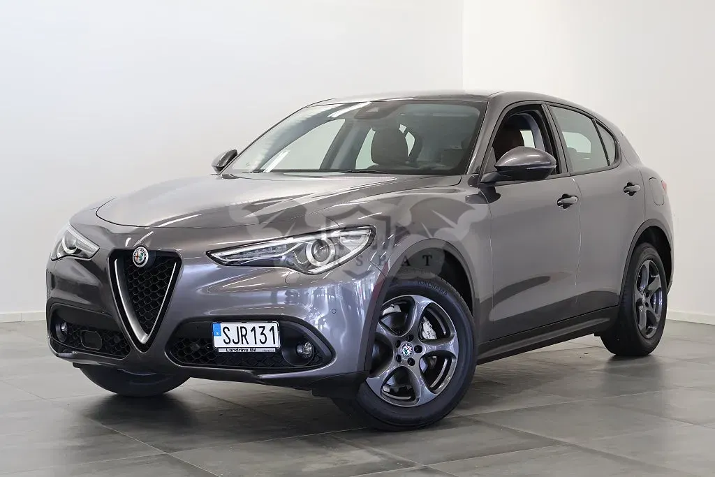 Alfa Romeo Stelvio 2017