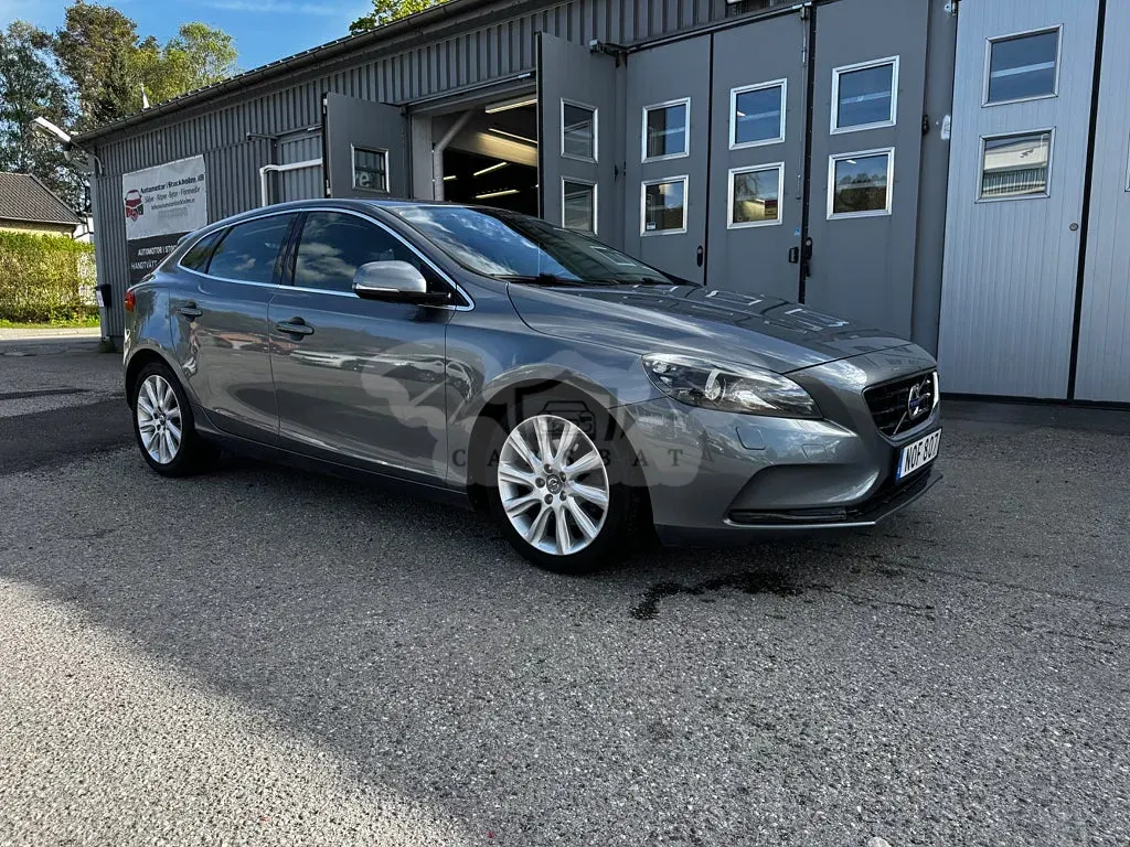 Volvo V40 2015