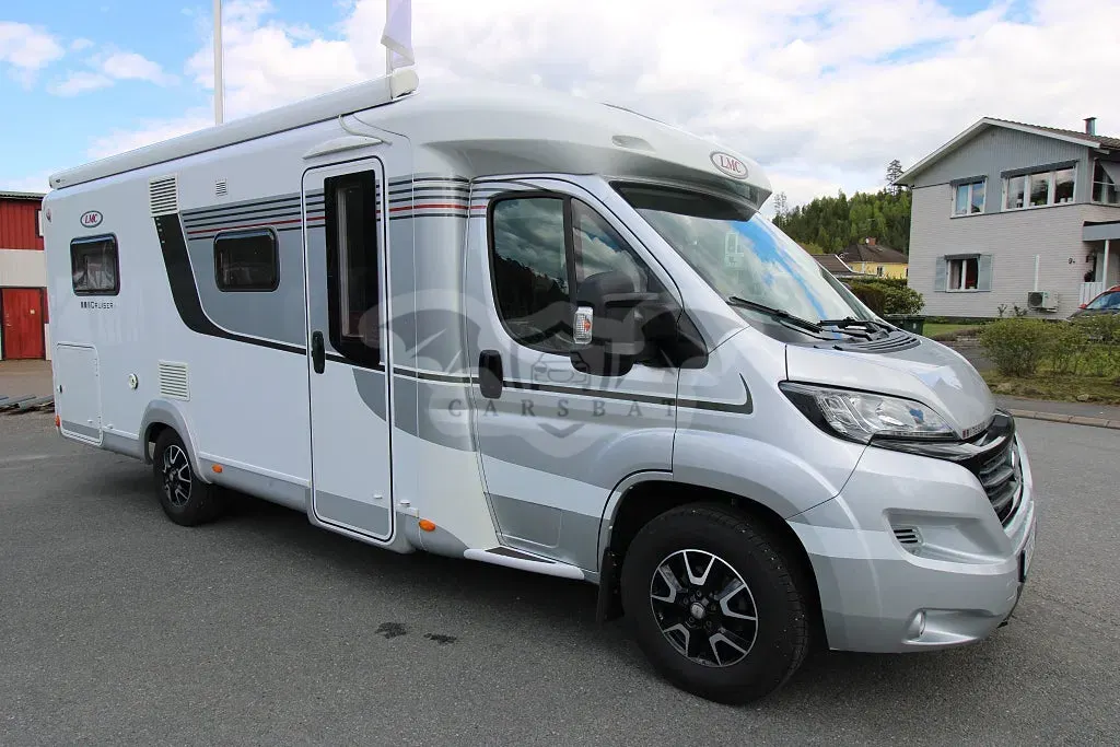 Lmc t 683 premium alde automat 1 års garanti 3 års täthetsgaranti 2017