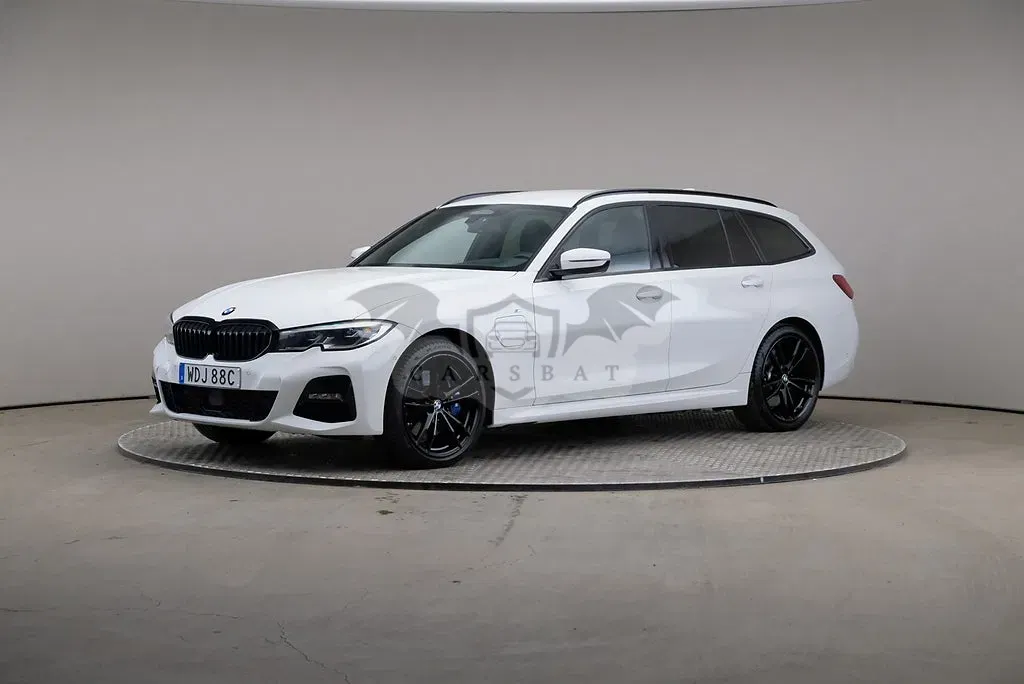 BMW 3 Series 330e 2021