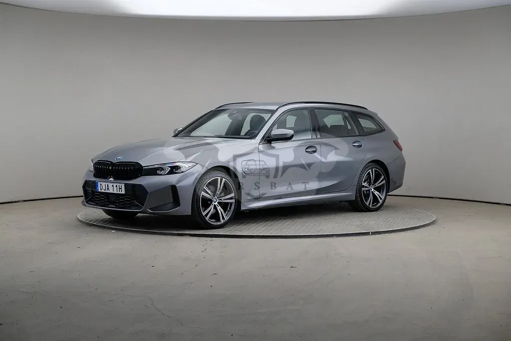 BMW 3 Series 330e 2023