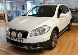Suzuki S-Cross 2015