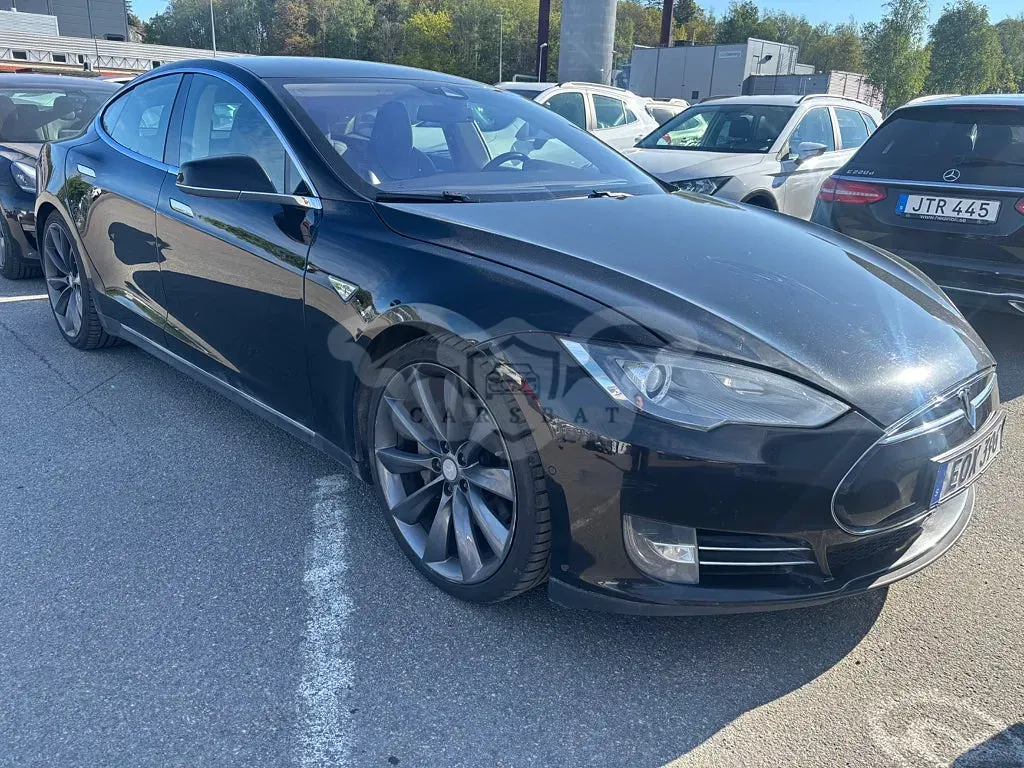 Tesla Model S 2020