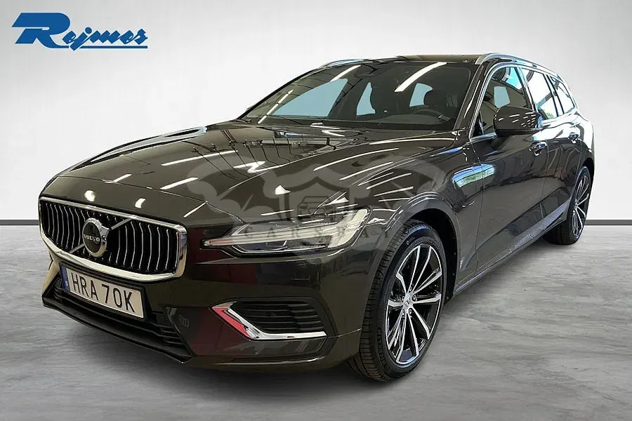 Volvo V60 2025