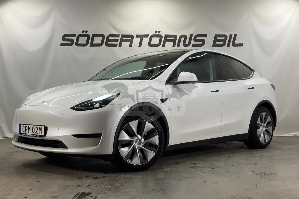 Tesla Model Y 2024