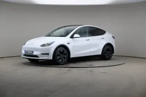 Tesla Model Y 2025