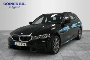 BMW 3 Series 330e 2022