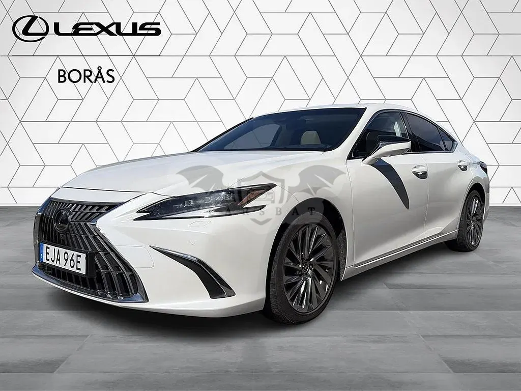 Lexus ES 2025