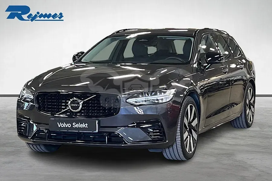Volvo V90 2025