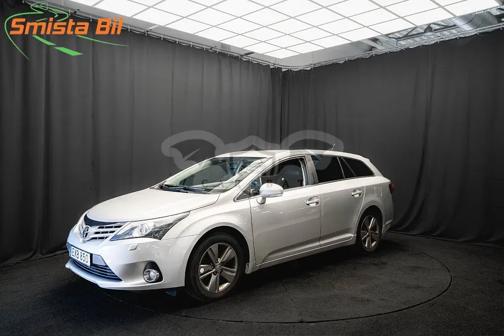 Toyota Avensis 2015