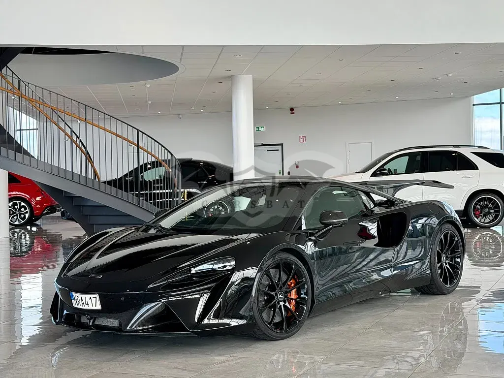 McLaren Artura 2024