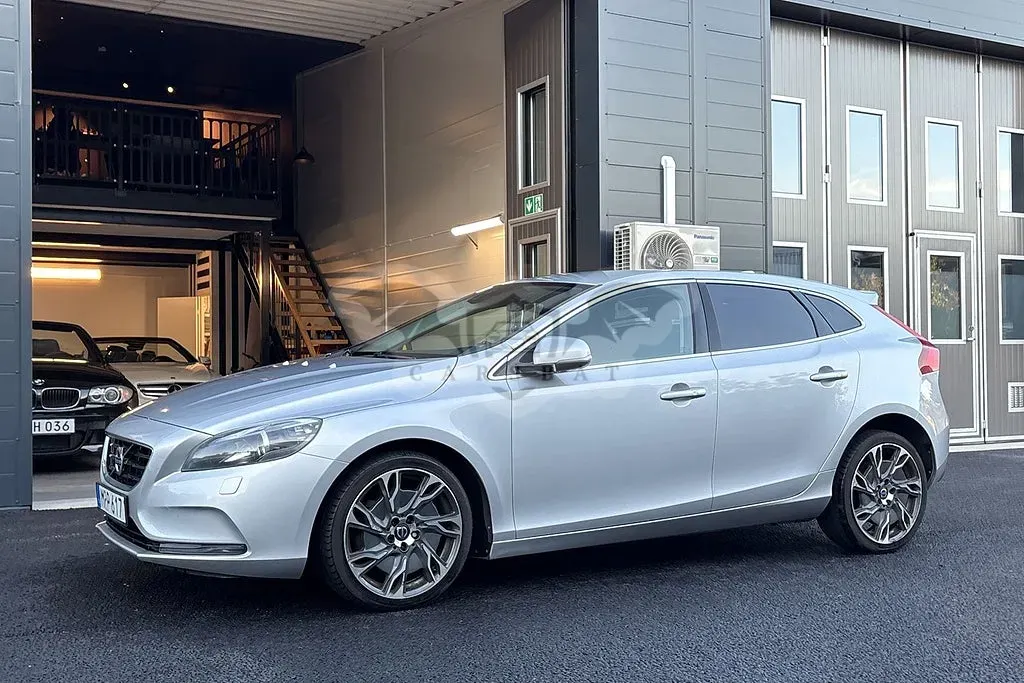 Volvo V40 2015