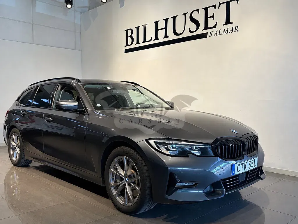 BMW 3 Series 330e 2021