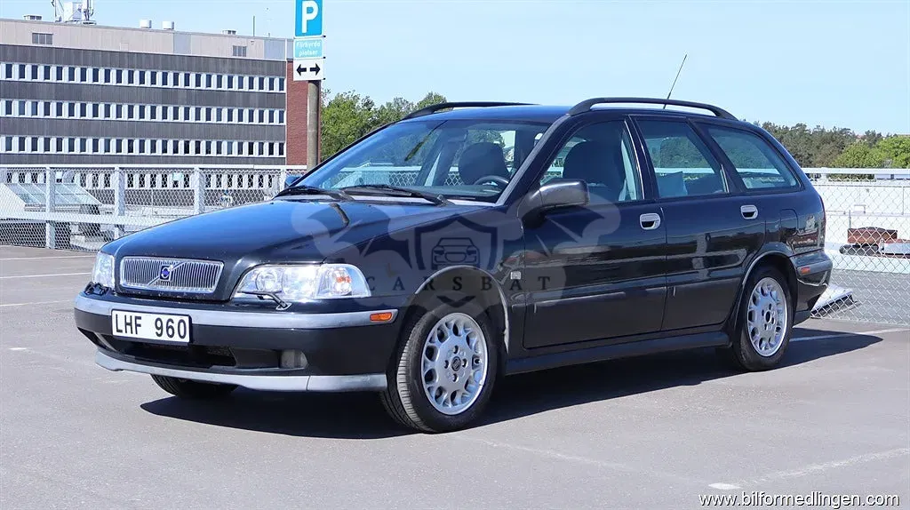 Volvo V40 2000