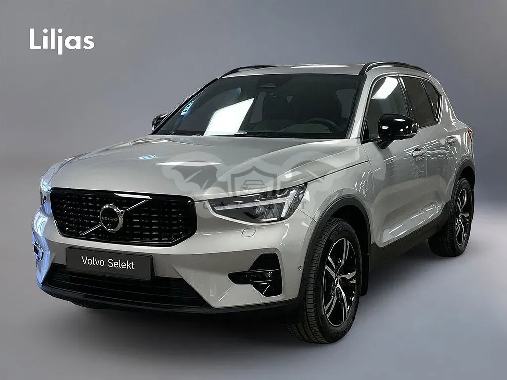 Volvo XC40 2025