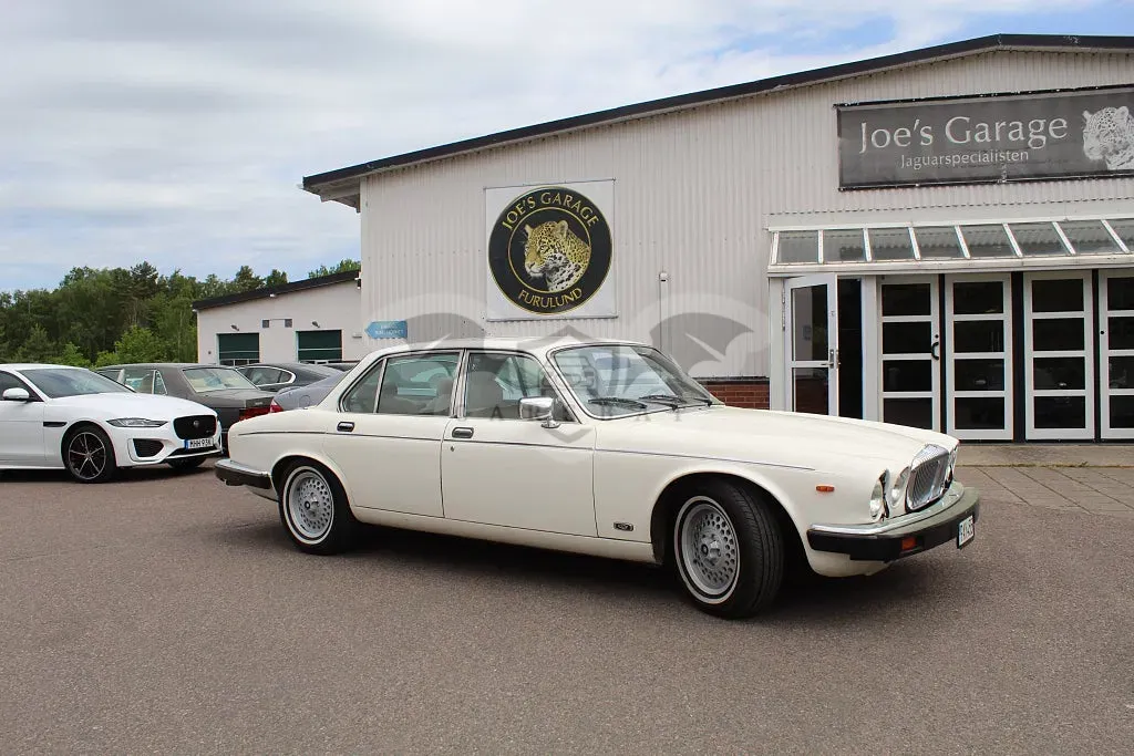 Daimler Doublesix 1986