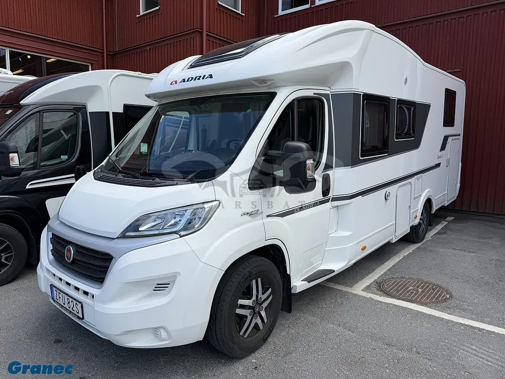 Adria coral plus 670 dc 2019
