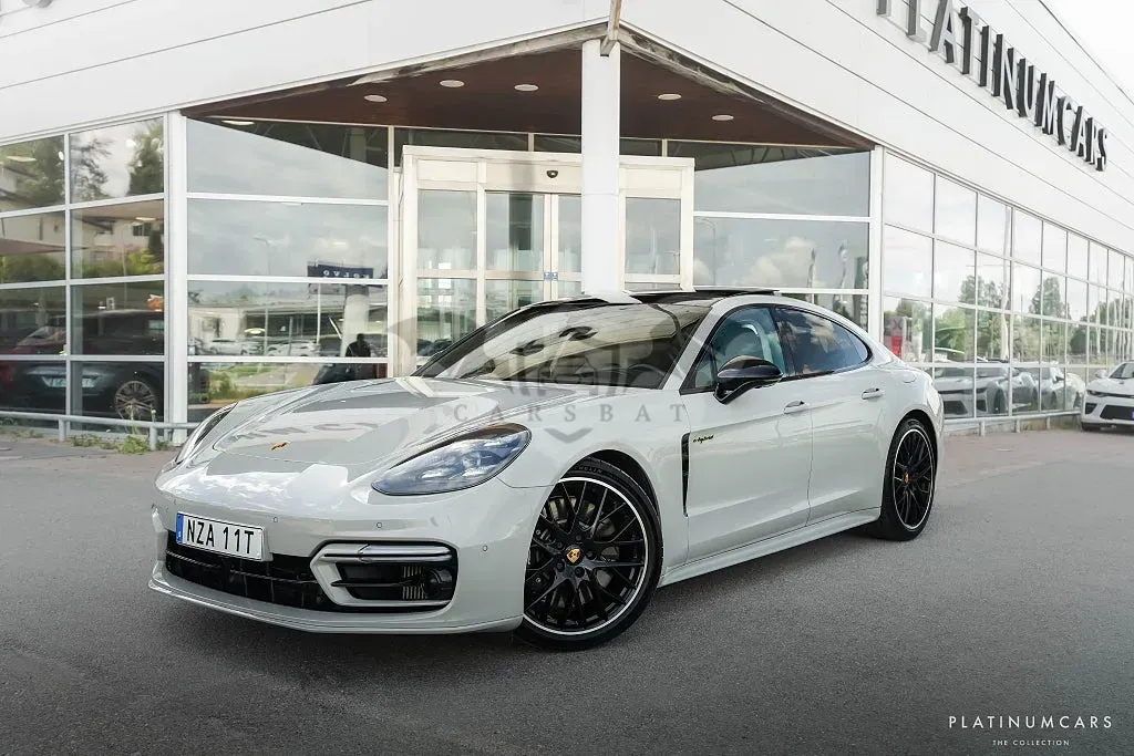 Porsche Panamera 2021
