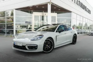Porsche Panamera 2021