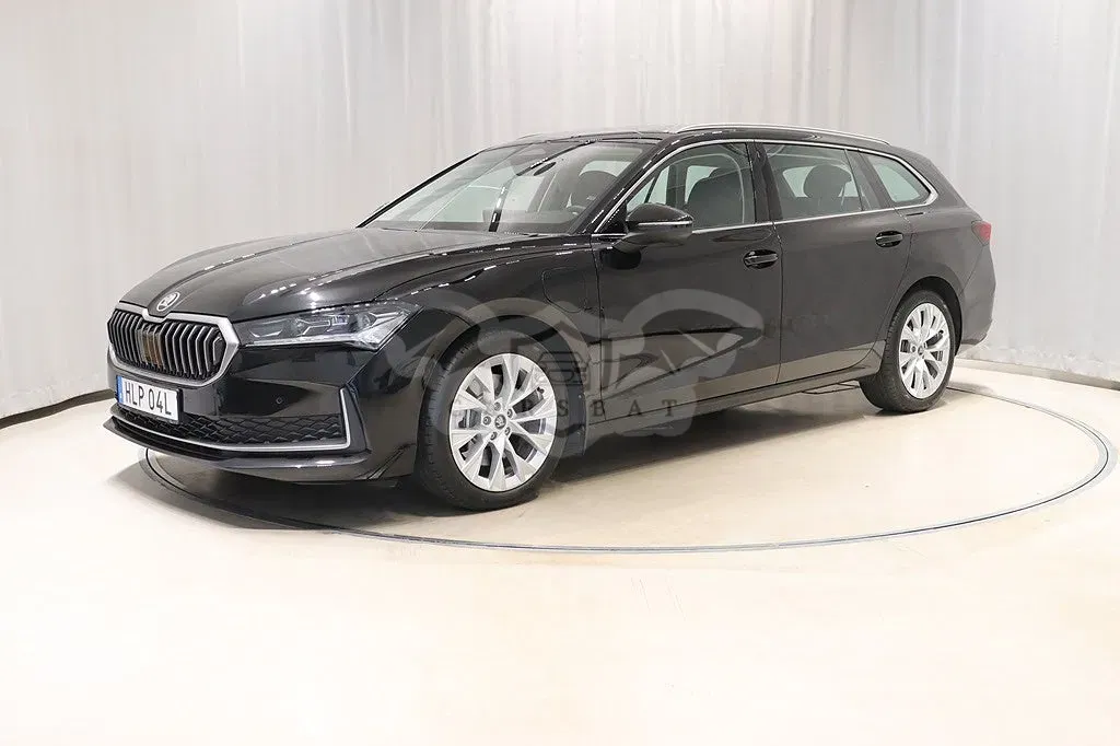 Skoda Superb 2025