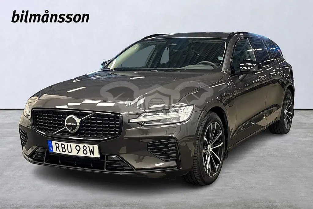 Volvo V60 2025