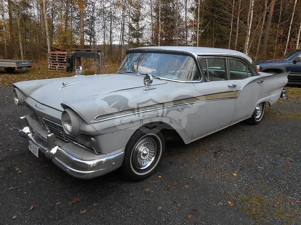 Ford Fairlane 1957