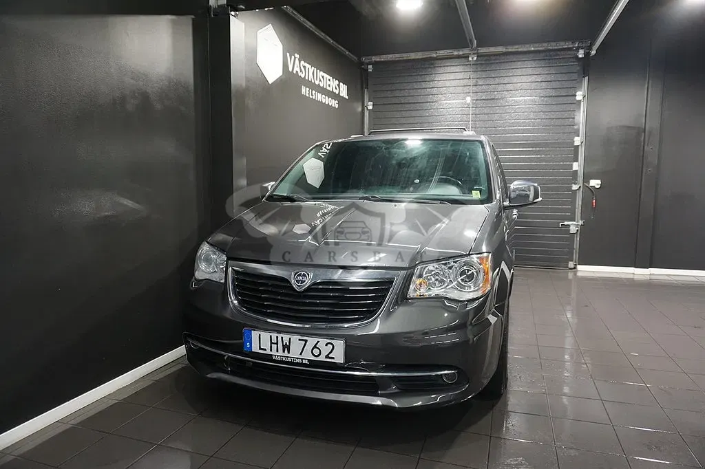 Lancia Voyager 2015