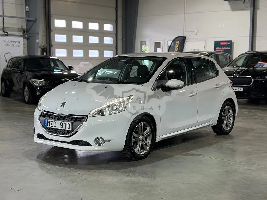Peugeot 208 2012