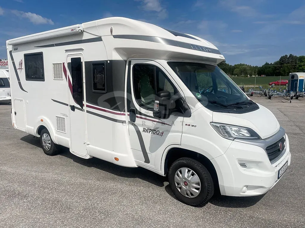 Rapido 650f - queenbed, taksäng, 5 åkande, 3500kg 2018