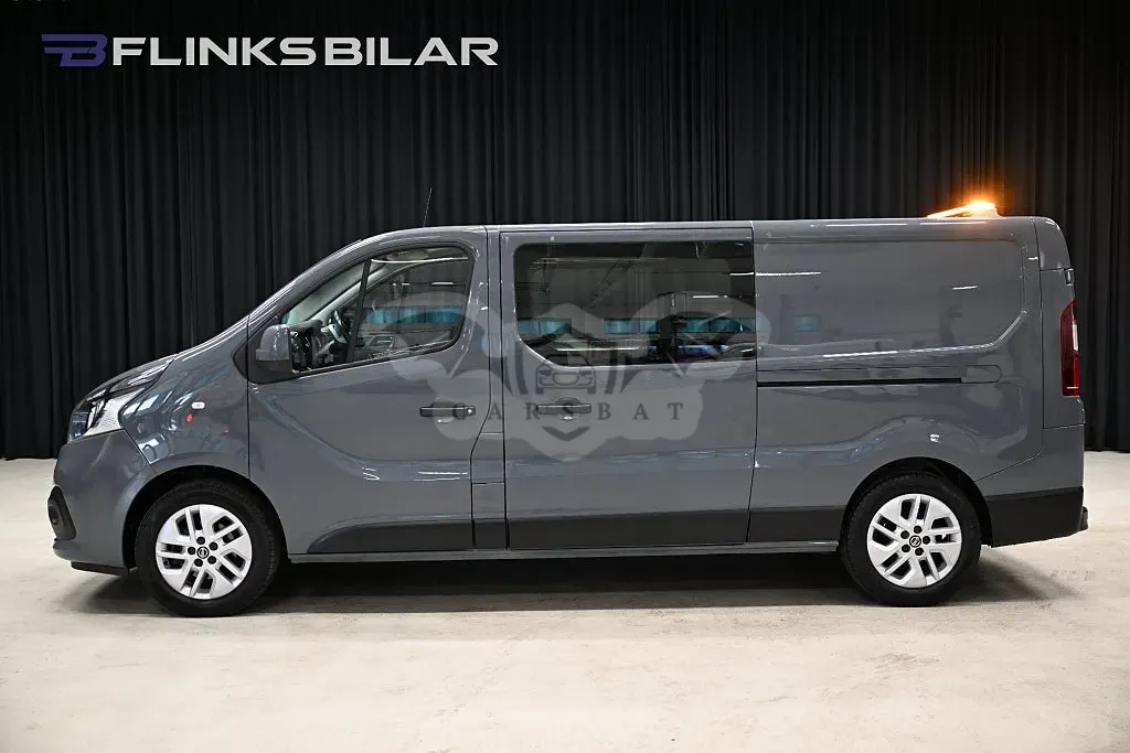 Nissan NV300 2022