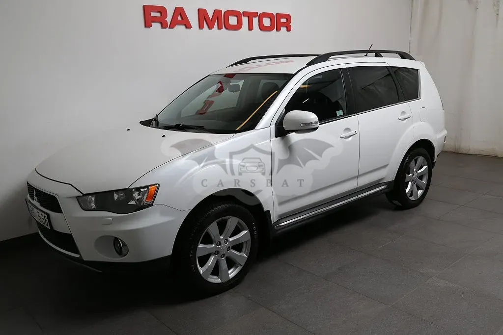 Mitsubishi Outlander 2011