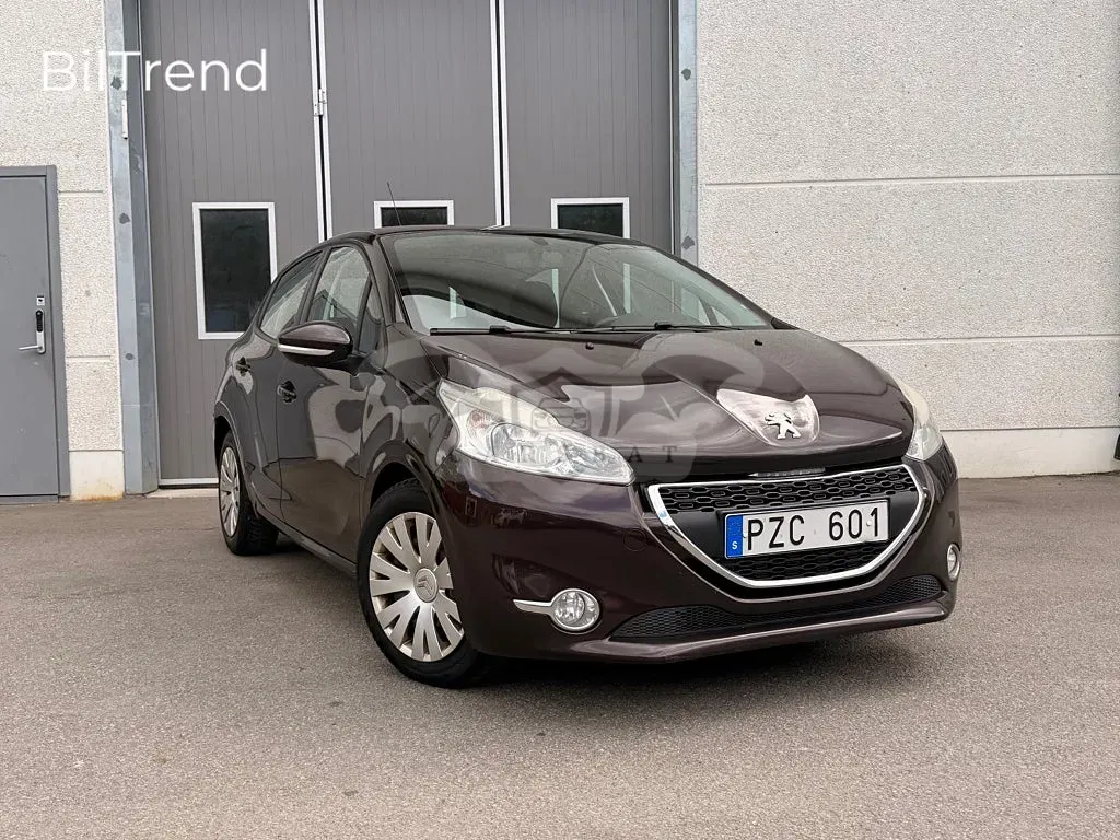Peugeot 208 2012