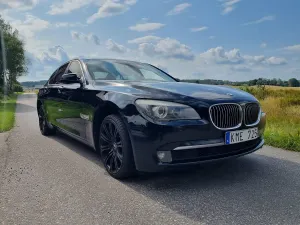 BMW 7 Series 730 2010