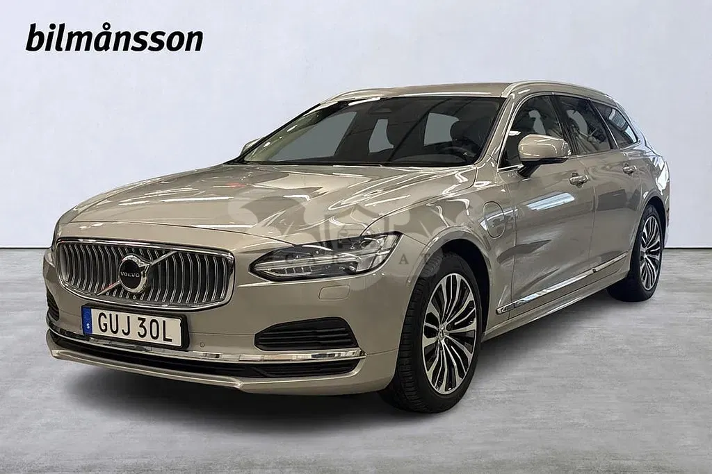 Volvo V90 2025