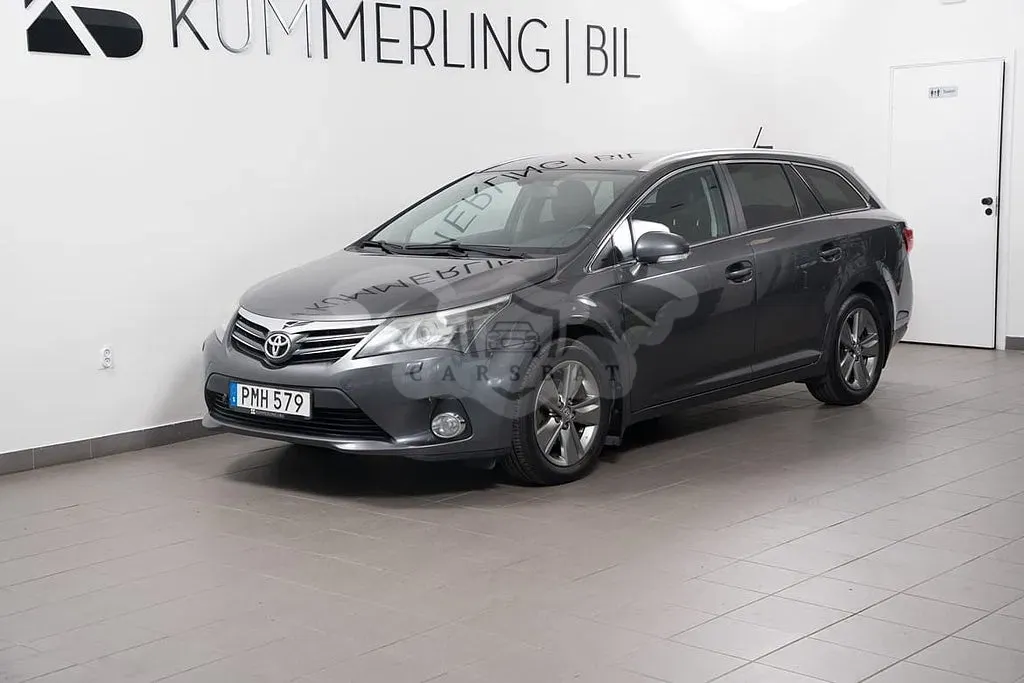 Toyota Avensis 2015
