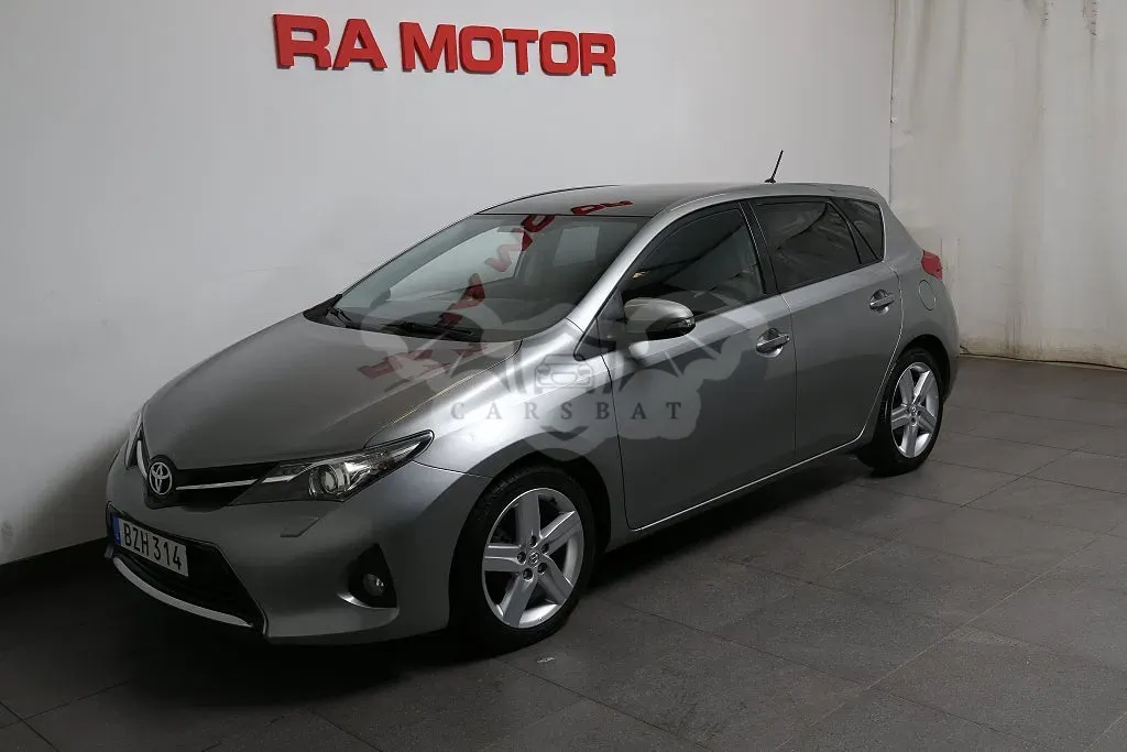Toyota Auris 2013