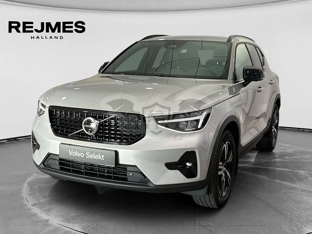 Volvo XC40 2025