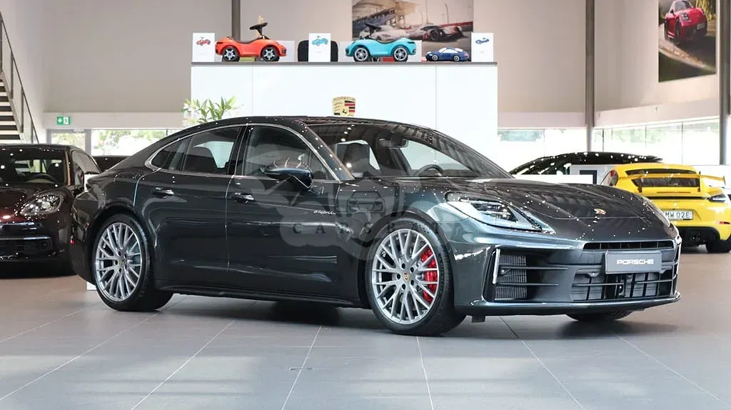 Porsche Panamera 2025