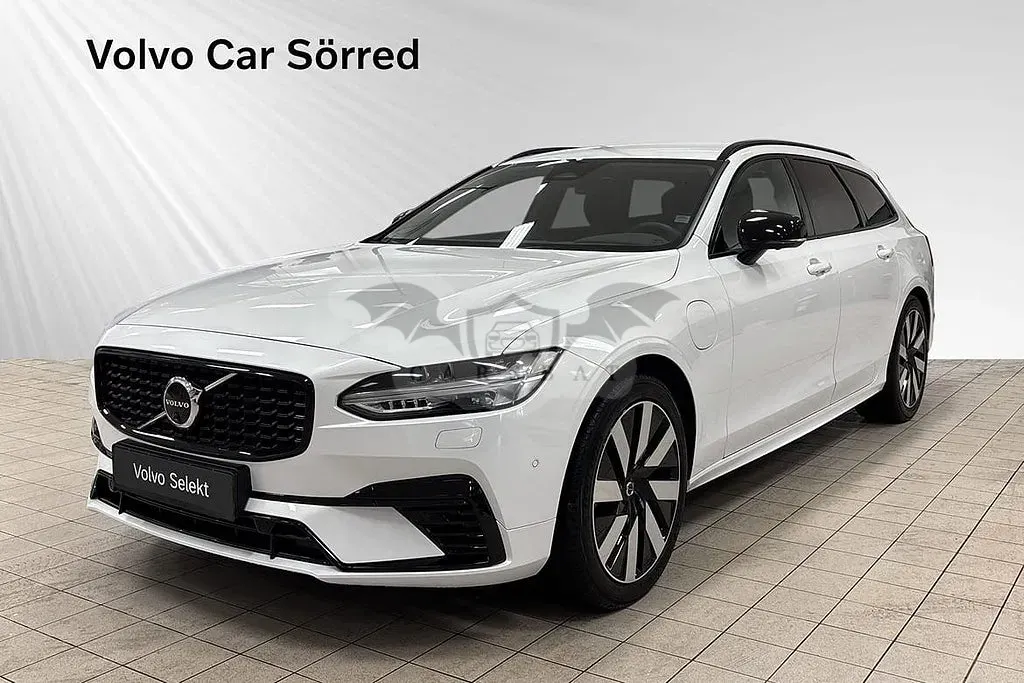 Volvo V90 2025