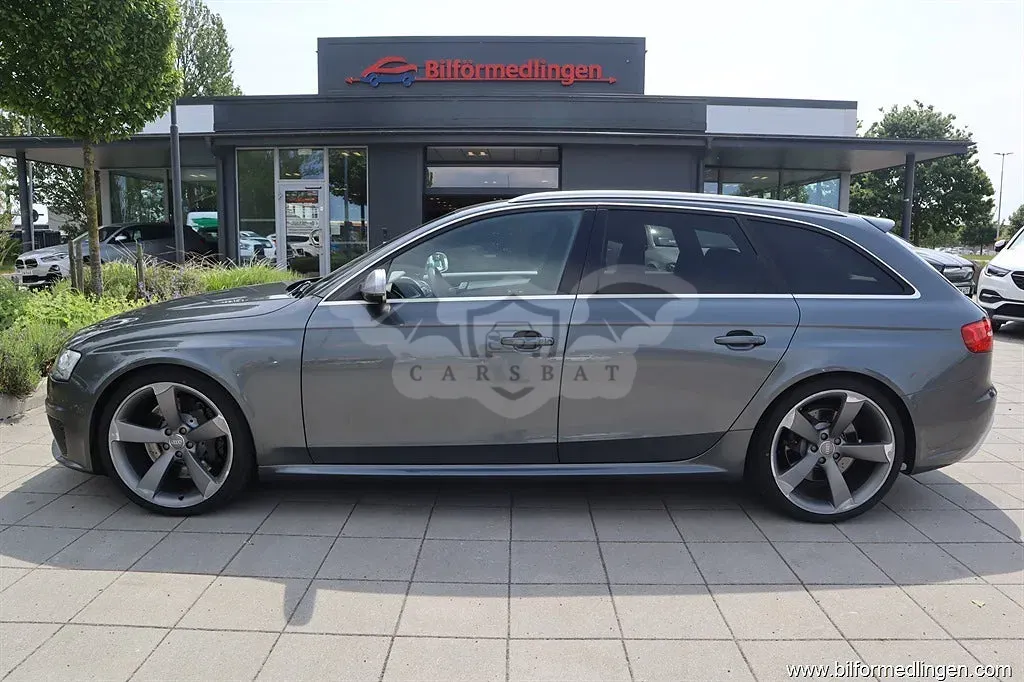 Audi RS4 2013
