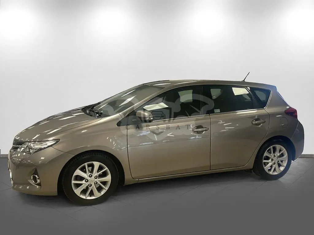 Toyota Auris 2013