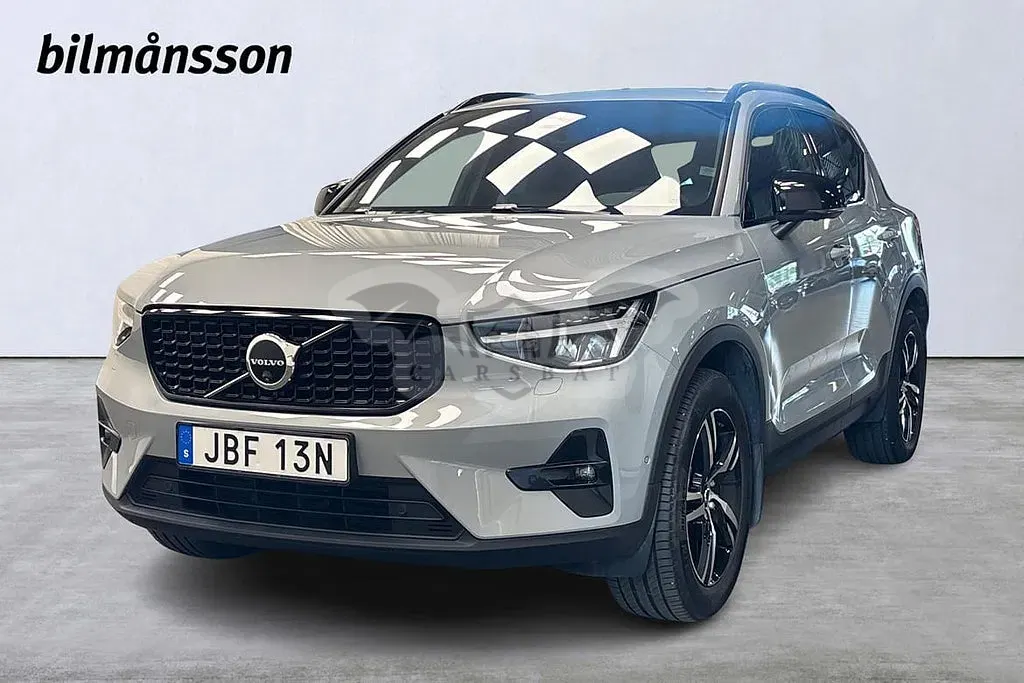 Volvo XC40 2025